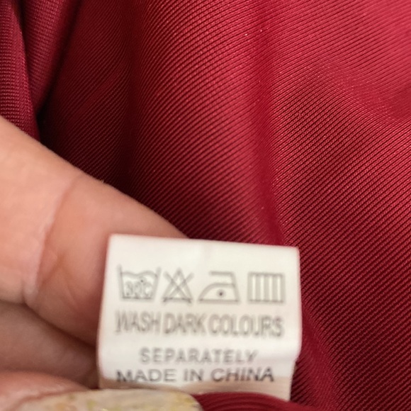 Deep red velvet top with pockets cute for the holidays - Picture 7 of 7